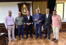 İskenderun Gazeteciler Cemiyeti’nden ‘EĞİTİMİN ÖNCÜSÜ NURİ ÜYSEN’e Teşekkür Plaketi