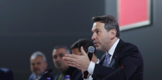 BAKAN BAYRAKTAR ‘HER GEÇEN GÜN HATAY ÇOK DAHA İYİYE GİDECEK’