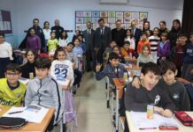 EMNİYET MÜDÜRÜ NEVZAT GÜNEŞ’TEN MEKTUP YAZAN ÖĞRENCİLERE SÜRPRİZ ZİYARET