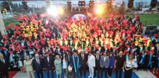YÜKSELİŞ KOLEJİ’NDE MEZUNİYET ŞÖLENİ ‘ŞİİR’ TADINDA