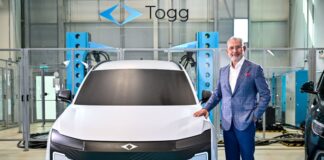 FUAT TOSYALI, TOGG’UN EKONOMİK YENİ MODELİ T6X’İ TANITTI