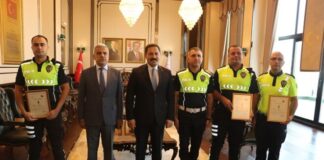 VALİ MASATLI, KAHRAMAN POLİSLERİN FEDAKÂRLIĞINI BELGEYLE ÖDÜLLENDİRDİ